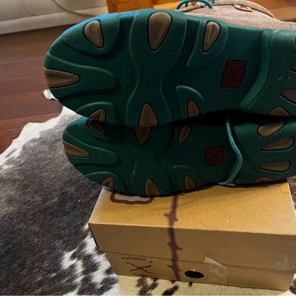 Women’s Twisted X size 8 - Picture 2 of 3